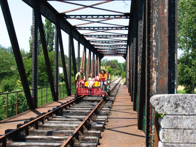 corgnac-sur-l-isle-famille-velorail