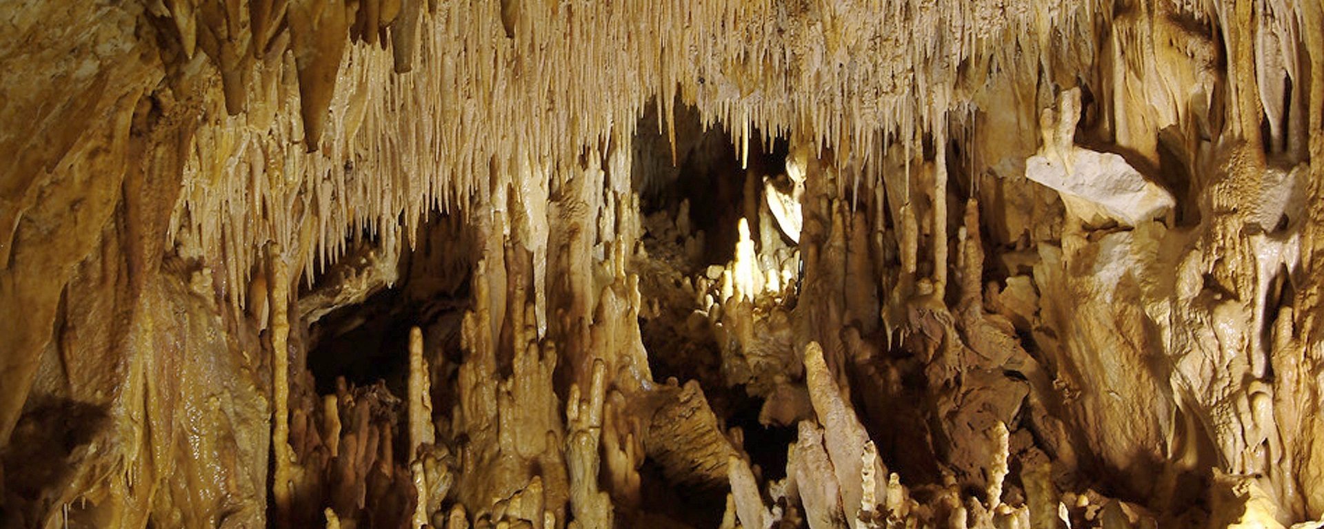 derniere-salle-grotte-villars-aspect-ratio-2000-800