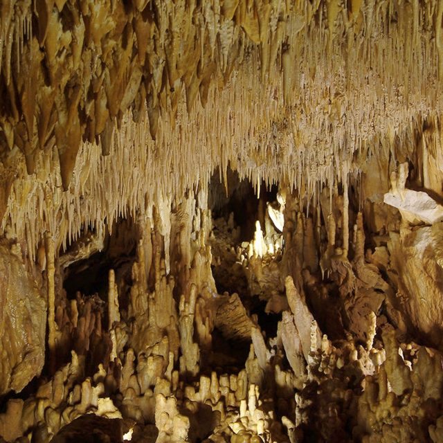 derniere-salle-grotte-villars-aspect-ratio-800-800