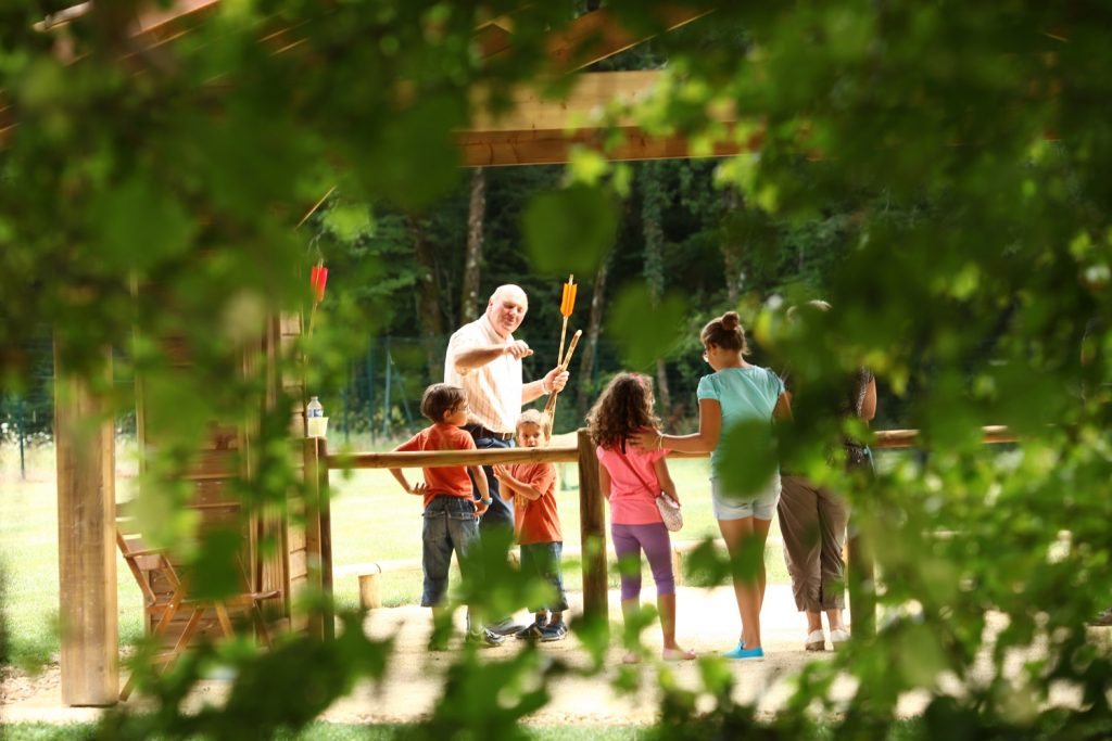 jardin-grotte-villars-enfant