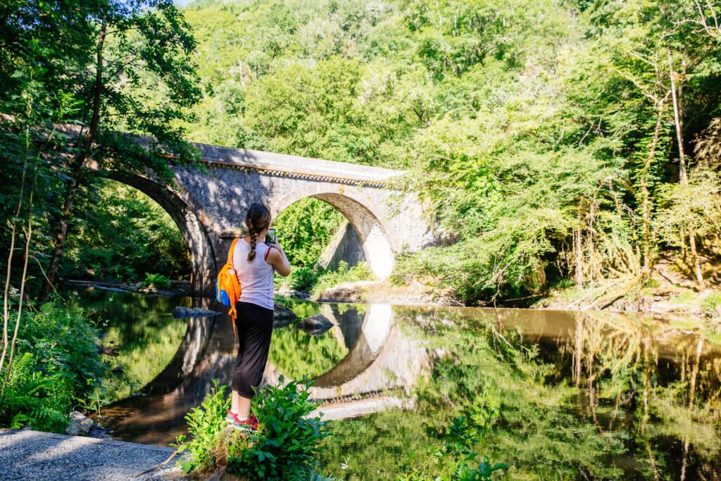 1721_rando-auvezere-dordogne-tourisme-agence-les-conteurs-8_1500x1000-1