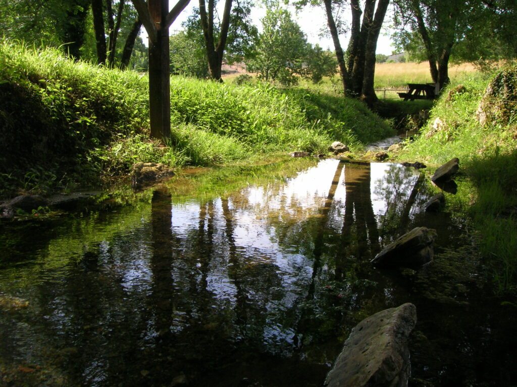 lavoir-de-neuville-saint-jeandguignard