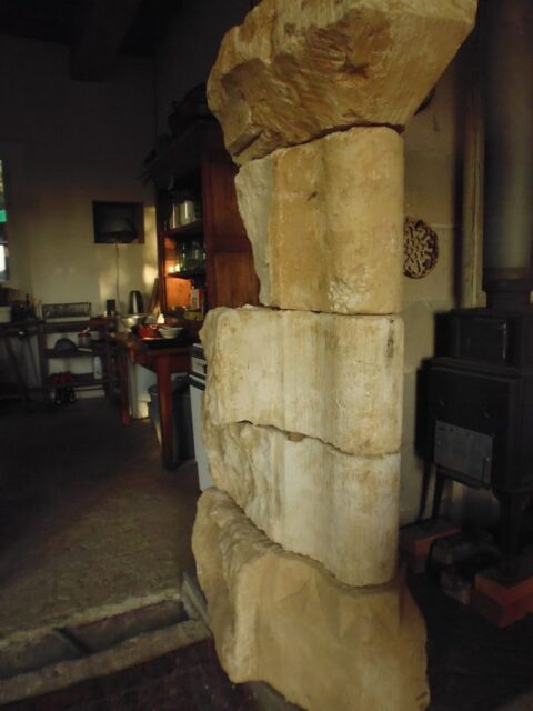 Jambage cheminée Château La Guionie