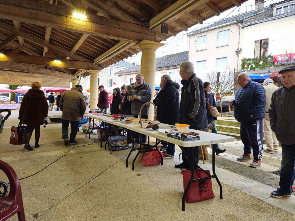 2024-01-06-marche-aux-truffes-vendeurs-otperigordlimousin-2