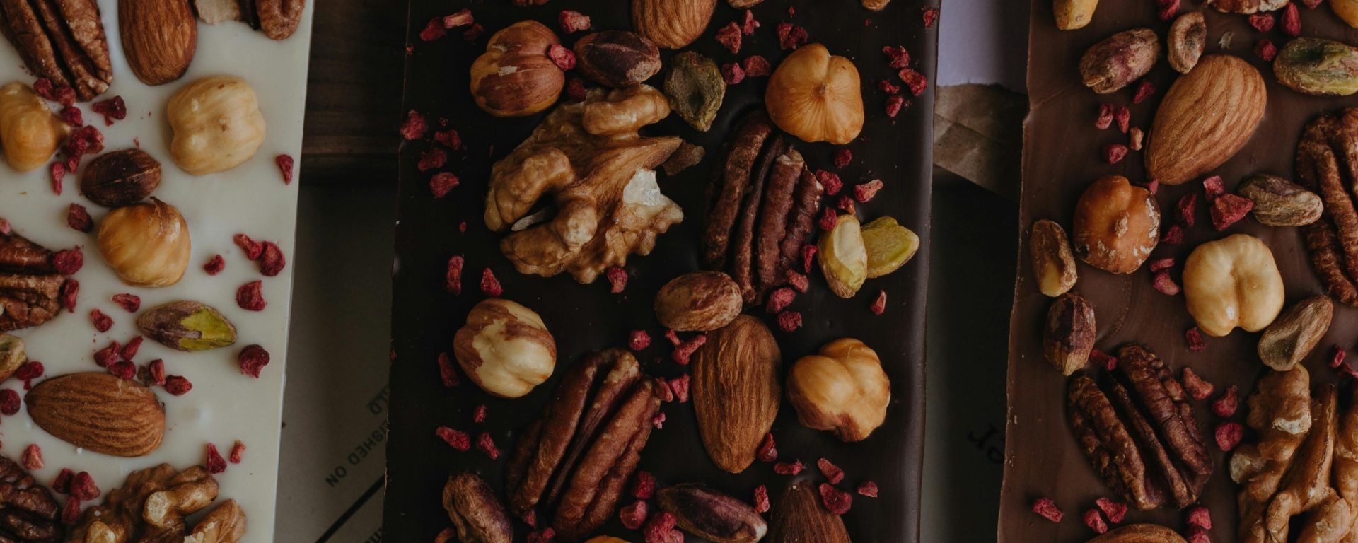 pexels-matvalina-19088372-aspect-ratio-2000-800